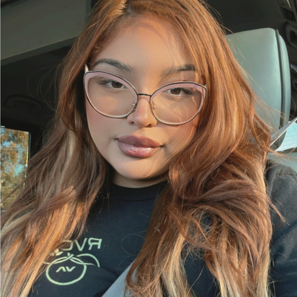 Meet your Posher, Sharlene